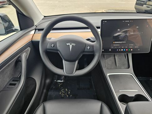 Used 2024 Tesla Model Y Long Range AWD/4WD image 14