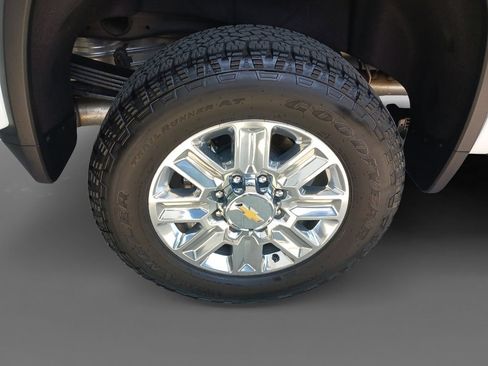 Used 2024 Chevrolet Silverado 2500 High Country w/ High Country Premium Package AWD/4WD image 10