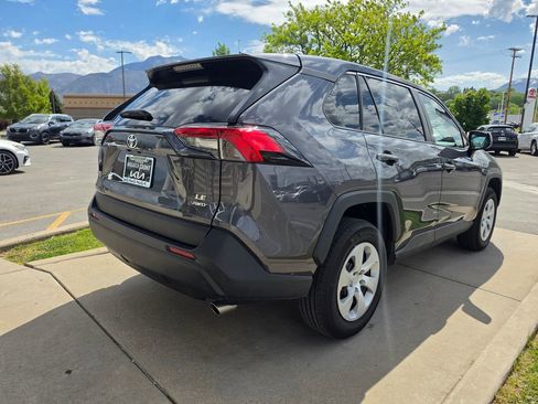 Used 2025 Toyota RAV4 LE AWD/4WD image 5
