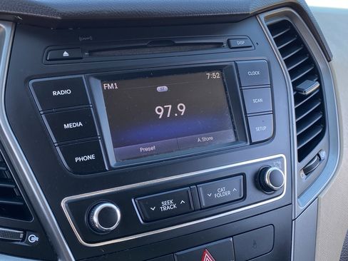 Used 2017 Hyundai Santa Fe Sport FWD image 22