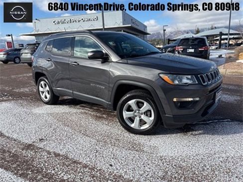 Used 2021 Jeep Compass Latitude image 1