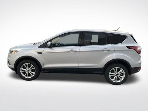 Used 2017 Ford Escape SE w/ SE Cold Weather Package AWD/4WD image 4