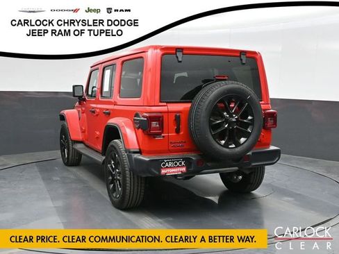 Used 2025 Jeep Wrangler Sahara AWD/4WD image 9