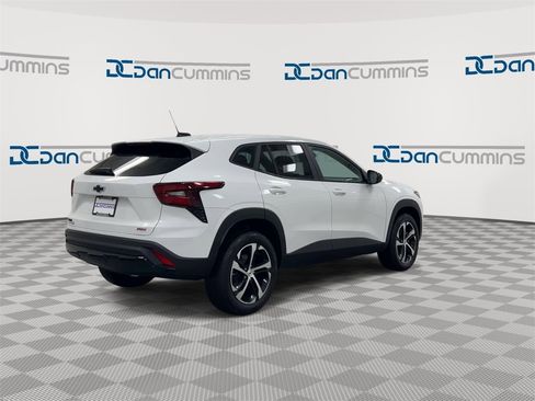 New 2026 Chevrolet Trax RS image 8