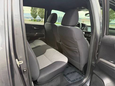 Used 2020 Toyota Tacoma TRD Sport w/ Technology Package AWD/4WD image 22