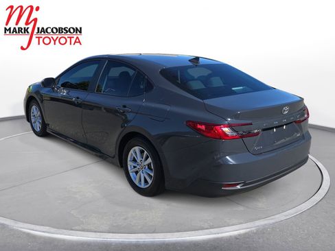 Used 2025 Toyota Camry LE w/ Convenience Package FWD image 7