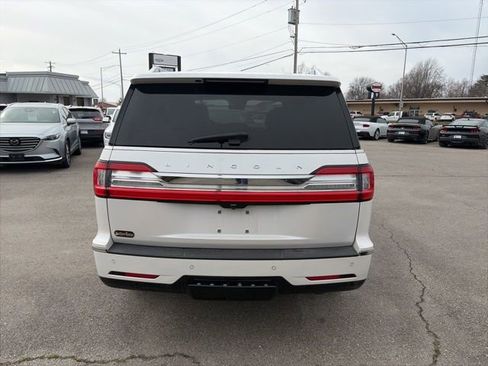 Used 2019 Lincoln Navigator Reserve image 5