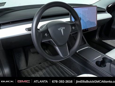 Used 2021 Tesla Model 3 Standard Range Plus image 4