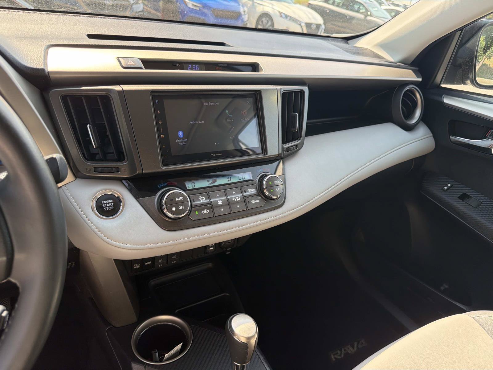 Used 2013 Toyota RAV4 Limited AWD/4WD image 29