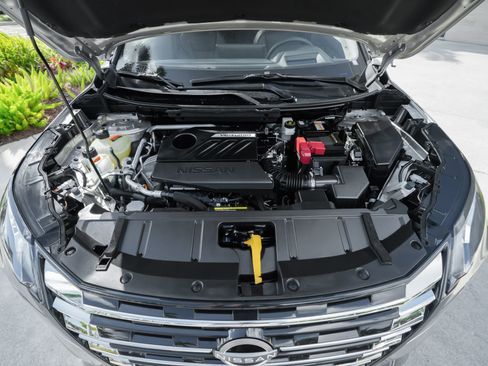 Used 2025 Nissan Rogue Platinum w/ Platinum Premium Package image 44