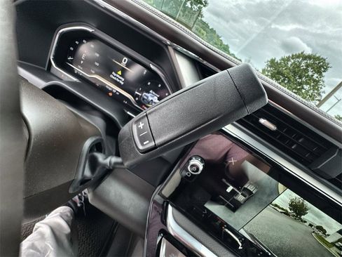 Used 2024 GMC Sierra 2500 Denali w/ Denali Reserve Package image 15