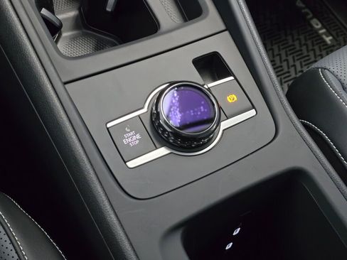 New 2026 Volkswagen Tiguan SE image 32