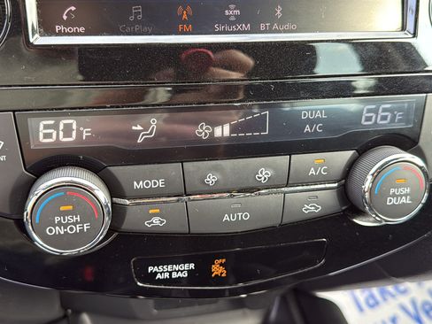Used 2018 Nissan Rogue SV AWD/4WD image 15