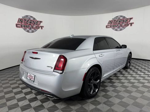 Used 2023 Chrysler 300 S RWD image 7