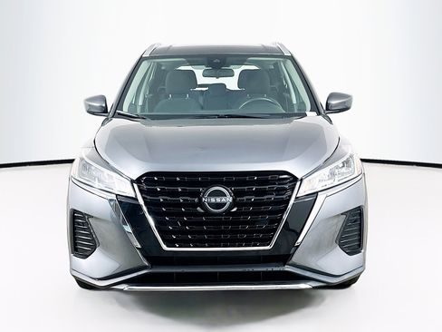 Used 2023 Nissan Kicks SV FWD image 2