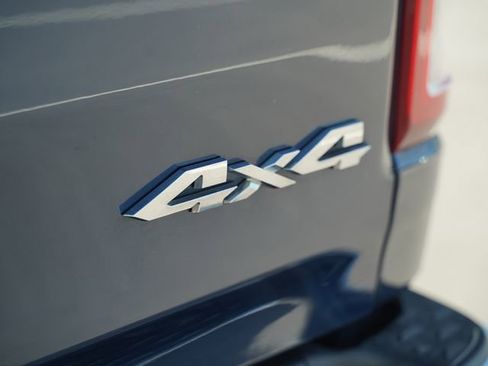 Used 2022 RAM 1500 Big Horn AWD/4WD image 40