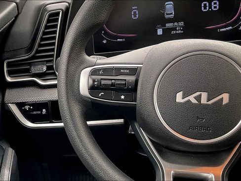 Used 2023 Kia Sportage LX image 17