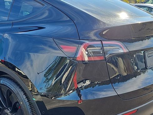 Used 2022 Tesla Model Y Performance image 39