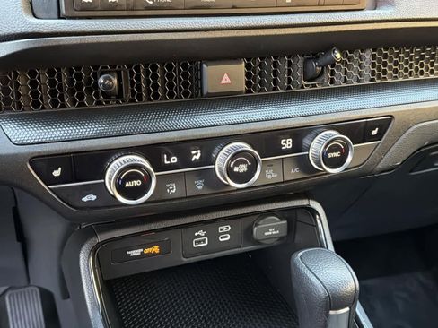 Used 2024 Honda CR-V EX image 16