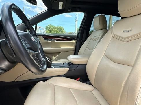 Used 2018 Cadillac XT5 Premium Luxury w/ Driver Assist Package FWD image 9