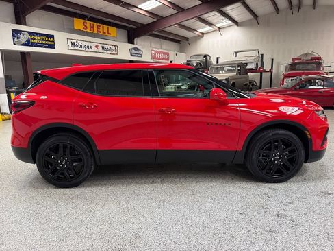 Used 2022 Chevrolet Blazer LT w/ LPO, Black Accent Package FWD image 9