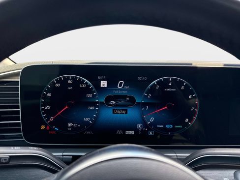 Used 2023 Mercedes-Benz GLS 580 4MATIC image 29