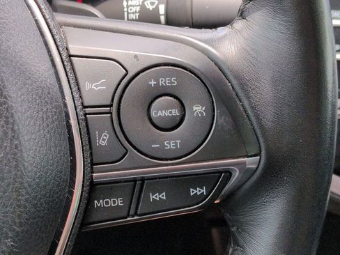 Used 2020 Toyota Camry XSE FWD image 27