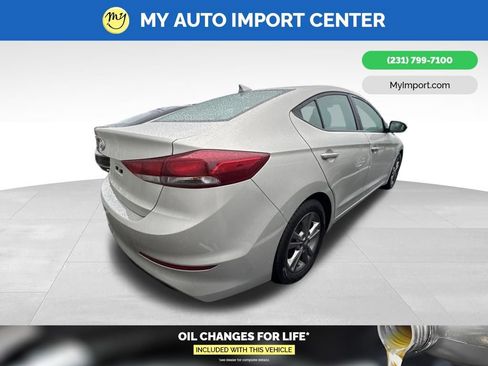 Used 2017 Hyundai Elantra Value Edition w/ Cargo Package FWD image 5