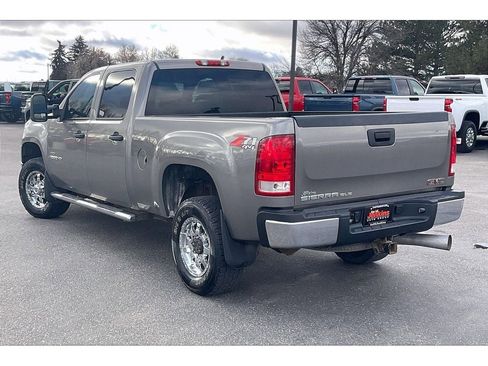 Used 2007 GMC Sierra 2500 SLE w/ Z71 Off-Road Package image 13