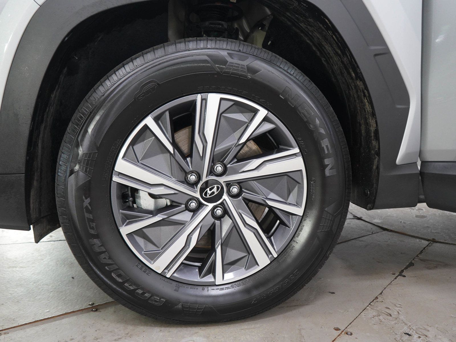 Used 2024 Hyundai Tucson Blue AWD/4WD image 29