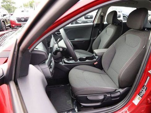 Used 2025 Kia K4 FWD image 8