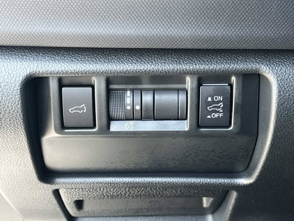 Used 2025 Subaru Forester Premium AWD/4WD image 26