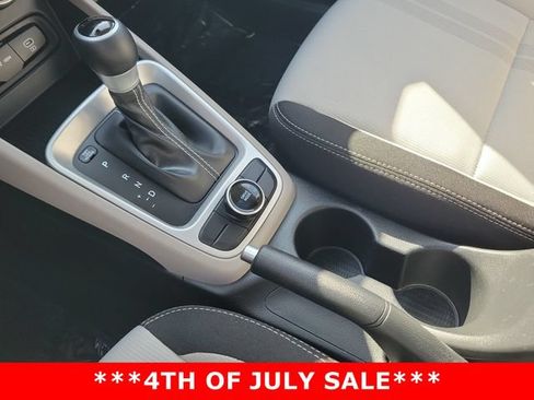 Used 2025 Hyundai Venue SEL FWD image 15