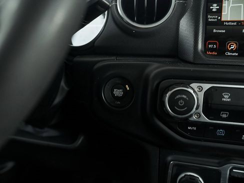 Used 2023 Jeep Wrangler Unlimited Sahara image 43