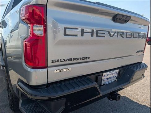 Used 2024 Chevrolet Silverado 1500 ZR2 w/ Technology Package image 19