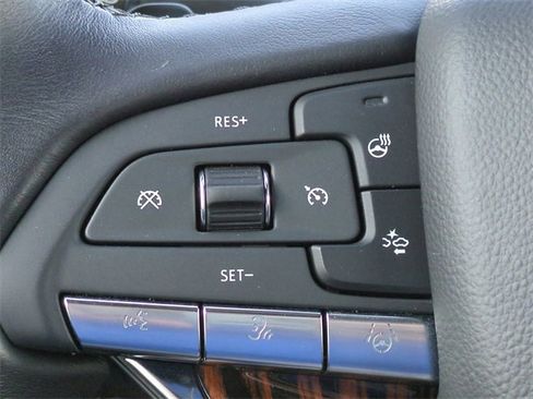 Used 2024 Cadillac Escalade Premium Luxury image 25