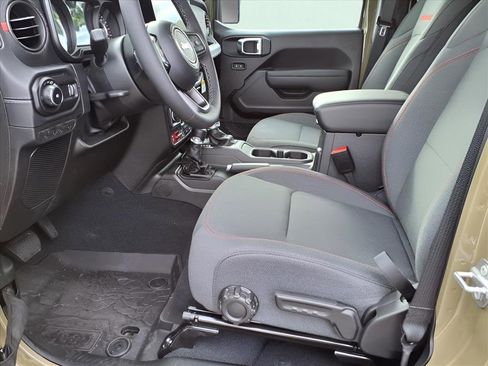 New 2025 Jeep Wrangler Rubicon w/ Technology Group image 10