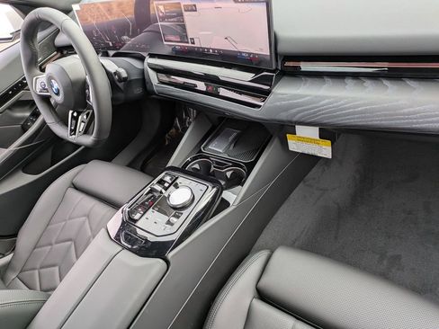 New 2026 BMW 530i xDrive w/ M Sport Package image 38