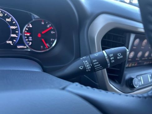 Used 2022 GMC Acadia Denali w/ Denali Ultimate Package image 23