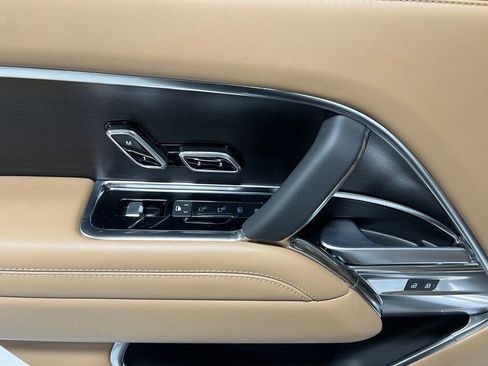 Used 2024 Land Rover Range Rover Long Wheelbase SE image 23