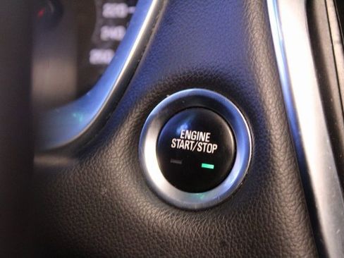 Used 2021 Chevrolet Traverse LT image 27