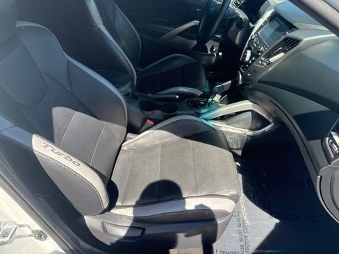 Used 2016 Hyundai Veloster Turbo w/ Option Group 04 FWD image 28