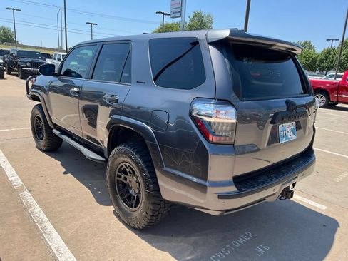 Used 2016 Toyota 4Runner Limited AWD/4WD image 3