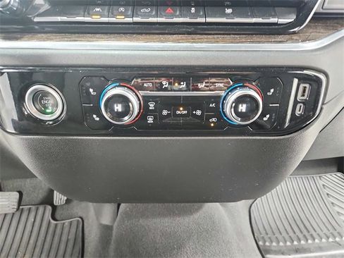 Used 2022 GMC Sierra 1500 SLE image 31