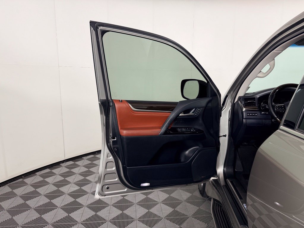 Used 2019 Lexus LX 570 4WD w/ Luxury Package image 22
