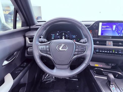 Used 2025 Lexus UX 300h FWD w/ Accessory Package (Z1) image 18