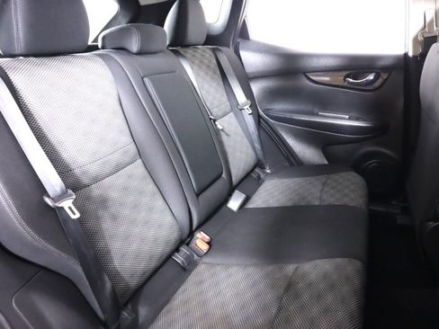 Used 2019 Nissan Rogue Sport SV w/ All-Weather Package FWD image 41