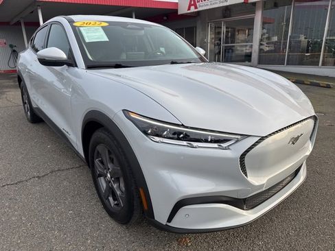 Used 2022 Ford Mustang Mach-E Select image 3