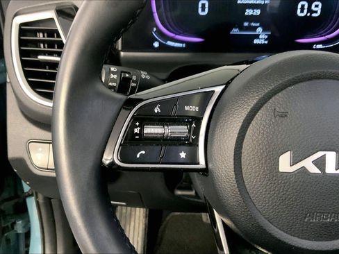 Certified 2025 Kia Seltos S FWD image 18