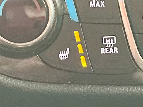 Used 2024 Chevrolet Equinox Premier AWD/4WD image 19